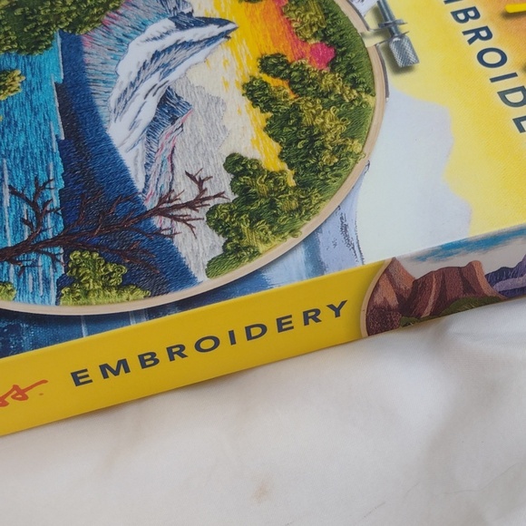 Bob Ross Embroidery Sewing Kit / Bob Ross Embroidery Designs / Complete Kit - Picture 4 of 12